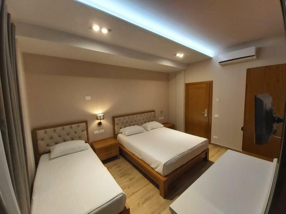 Hotel Pelikan ดิวิยาเกอ ภายนอก รูปภาพ