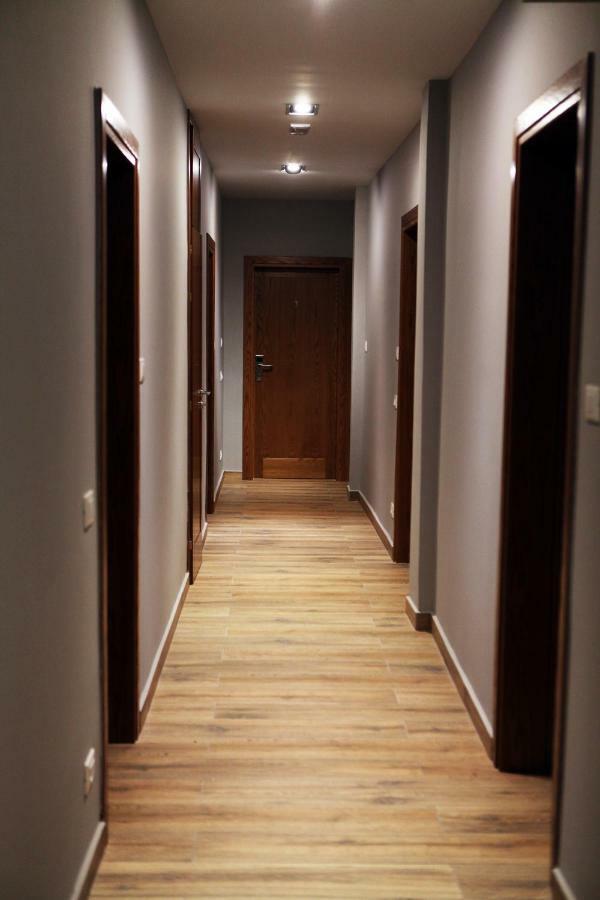 Hotel Pelikan ดิวิยาเกอ ภายนอก รูปภาพ