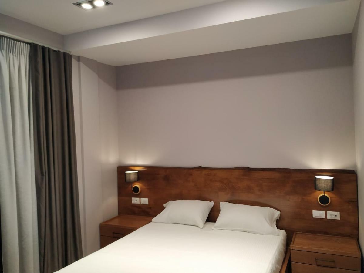 Hotel Pelikan ดิวิยาเกอ ภายนอก รูปภาพ