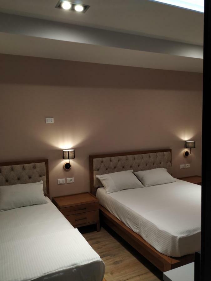 Hotel Pelikan ดิวิยาเกอ ภายนอก รูปภาพ