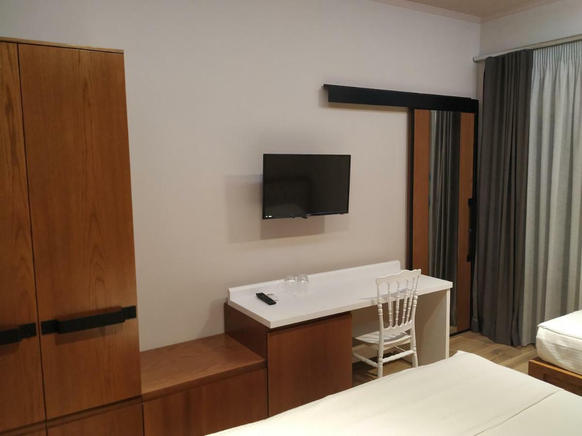 Hotel Pelikan ดิวิยาเกอ ภายนอก รูปภาพ